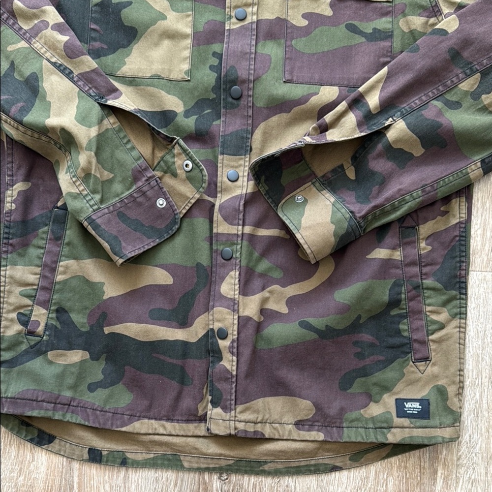 Vans Classic Fit Camo Lightweight Shirt Jacket - Picture 3 of 4